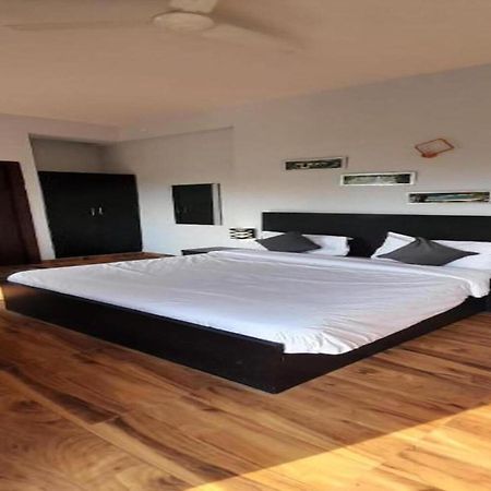 Vrindavan Dreams Hotel And Suites Kültér fotó