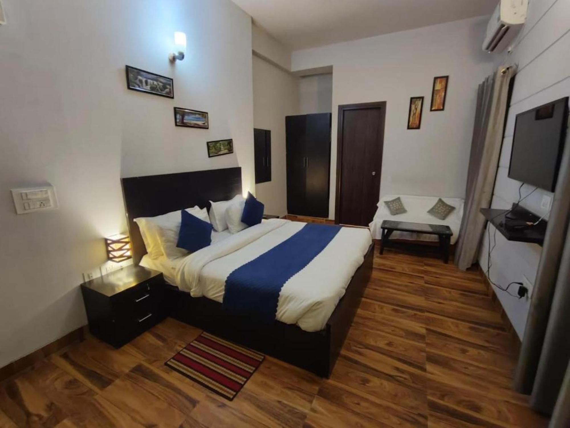 Vrindavan Dreams Hotel And Suites Kültér fotó