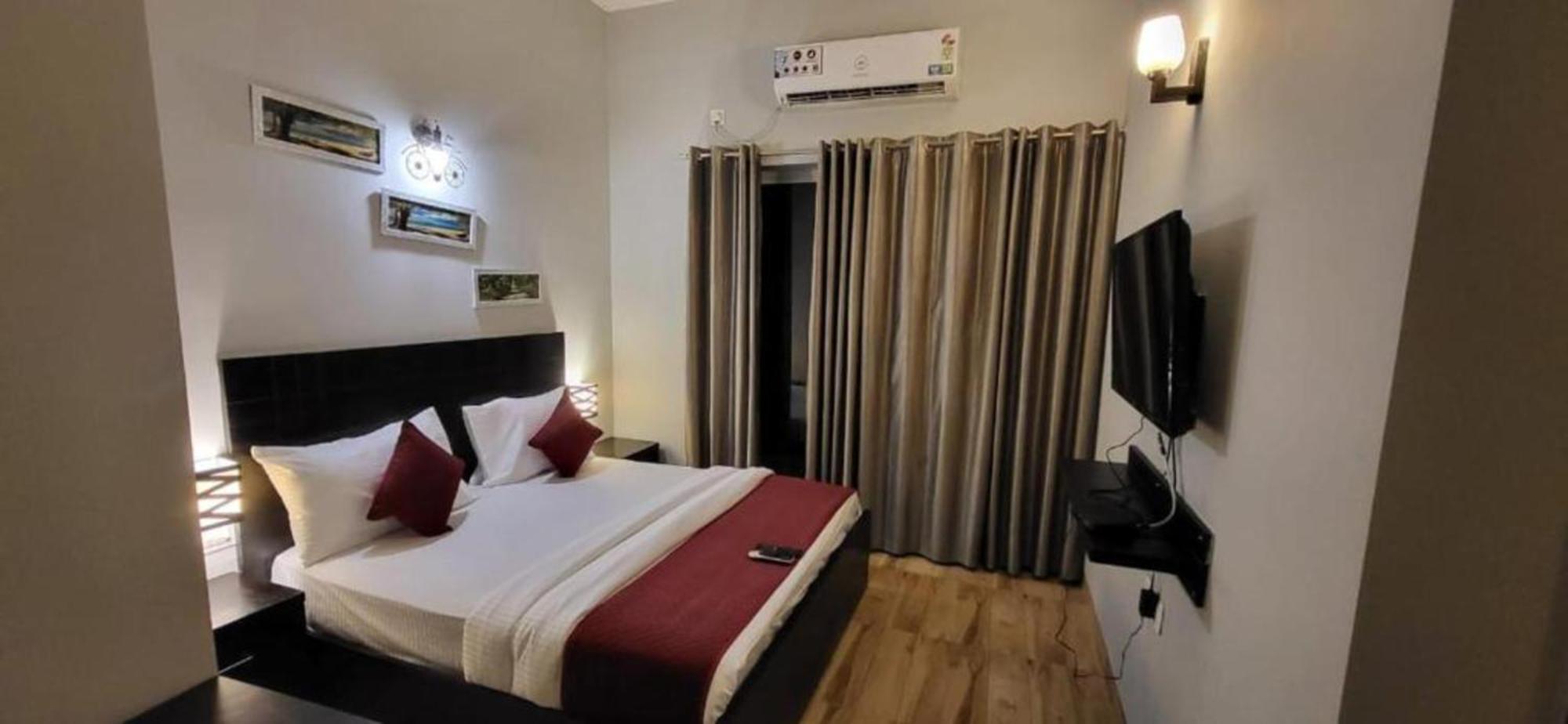 Vrindavan Dreams Hotel And Suites Kültér fotó