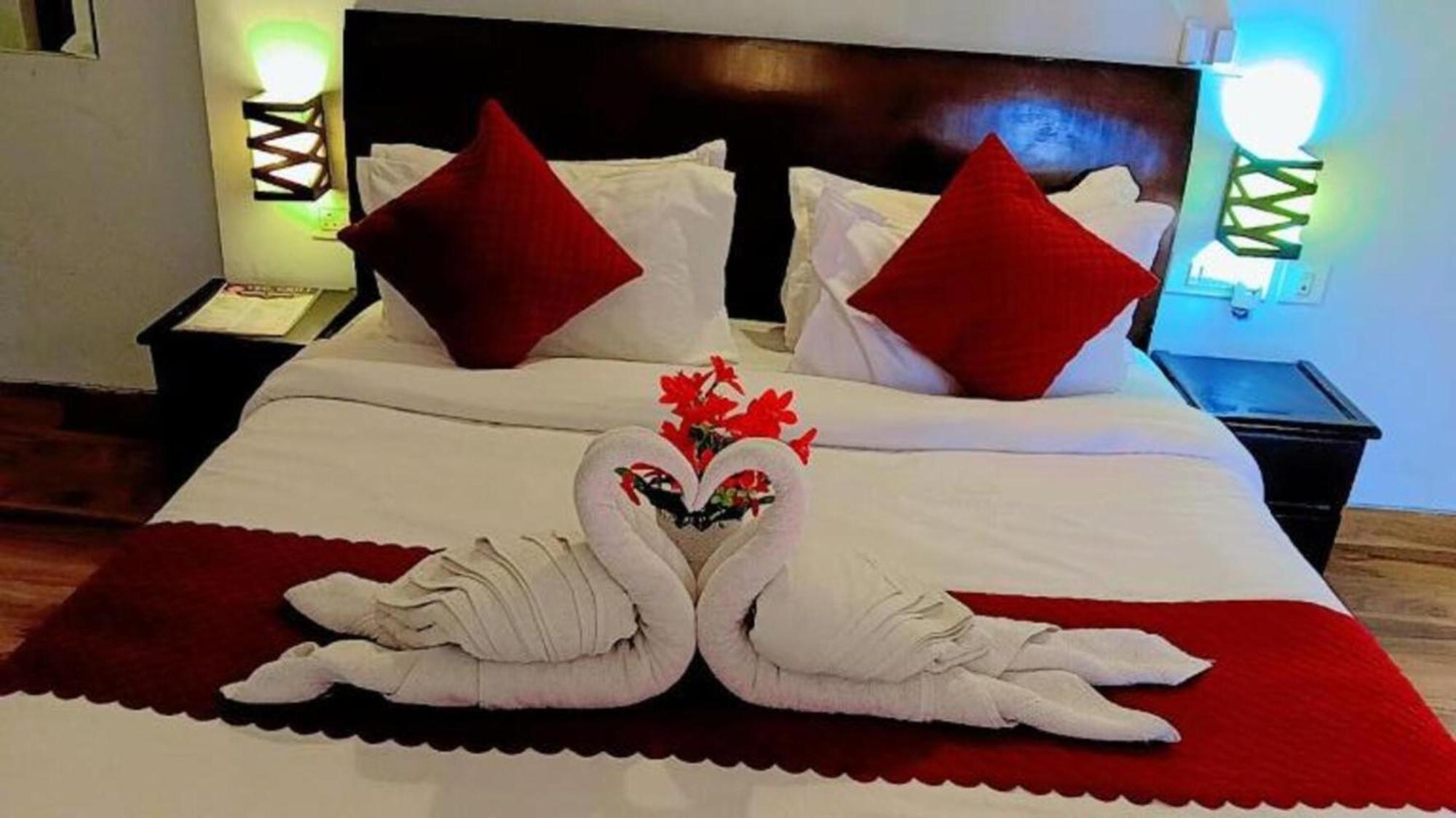 Vrindavan Dreams Hotel And Suites Kültér fotó