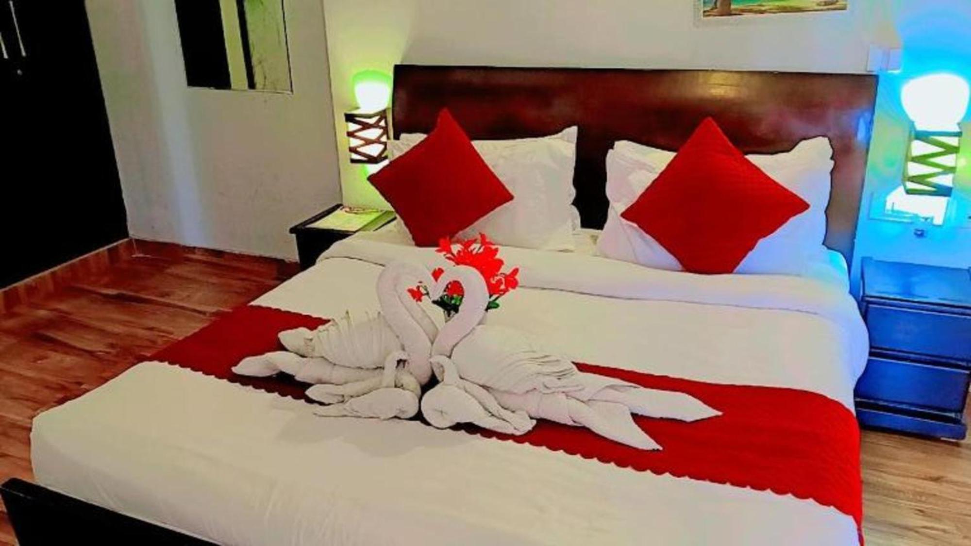 Vrindavan Dreams Hotel And Suites Kültér fotó