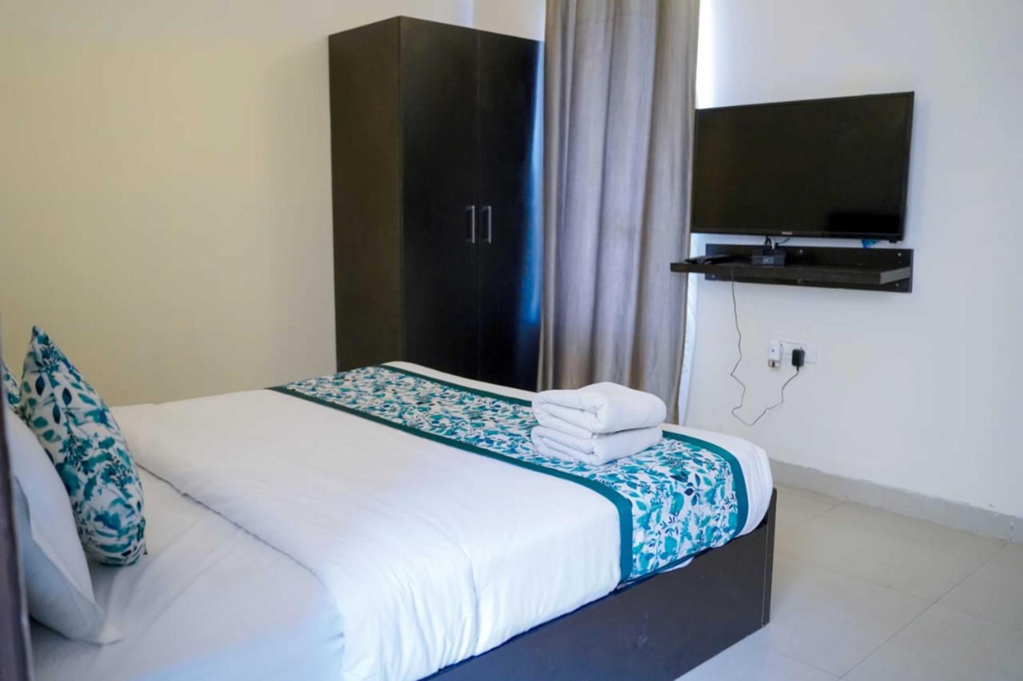 Vrindavan Dreams Hotel And Suites Kültér fotó