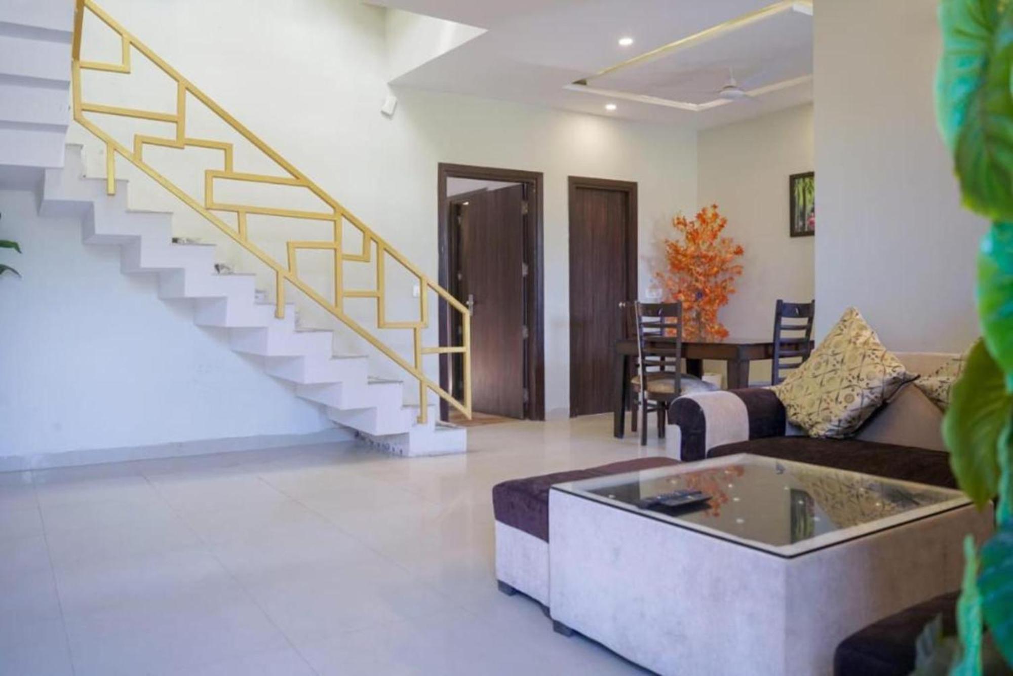 Vrindavan Dreams Hotel And Suites Kültér fotó