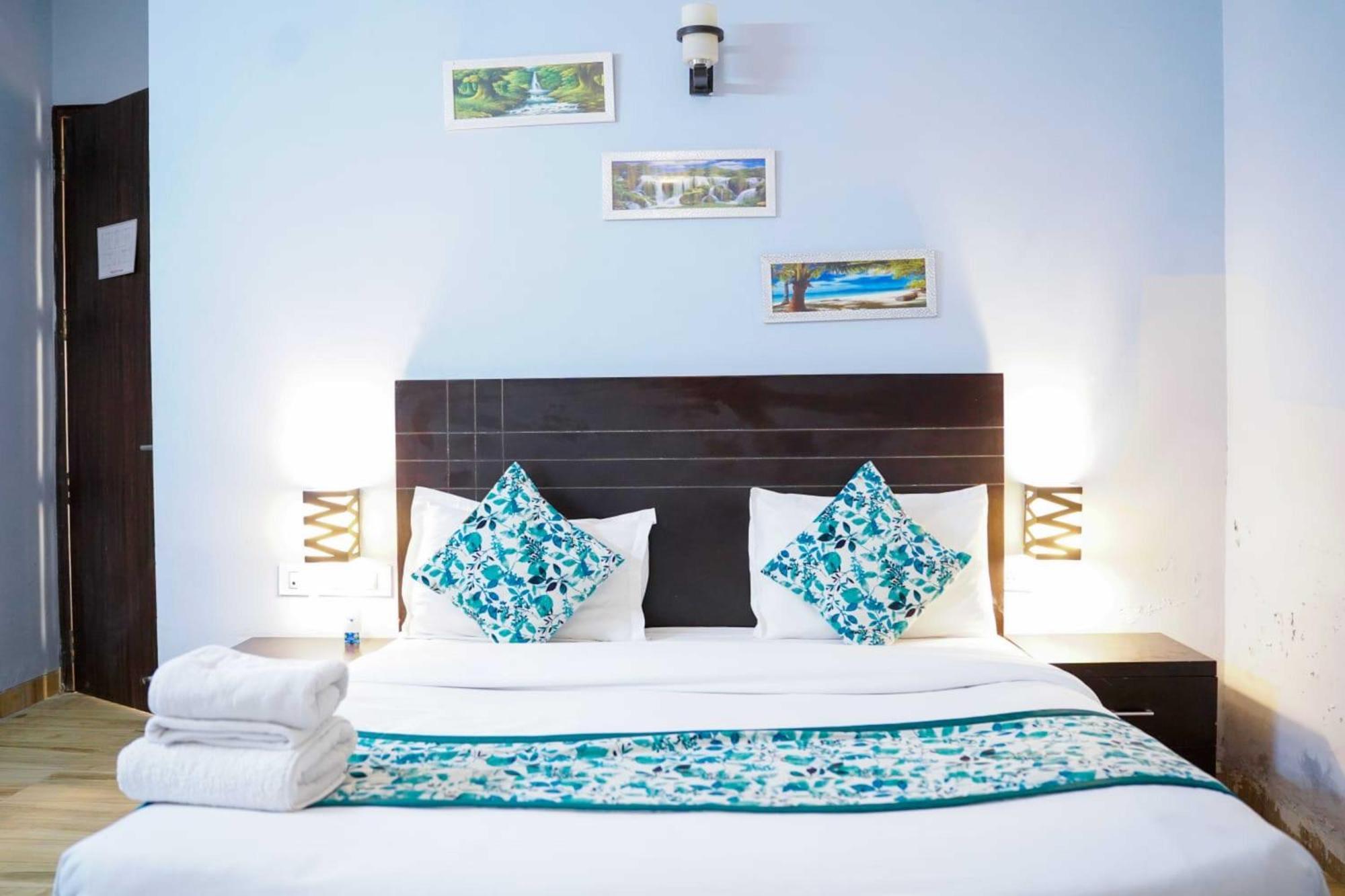 Vrindavan Dreams Hotel And Suites Kültér fotó